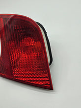 Oryginalna tylna lampa prawa wewnętrzna Audi A4 8E B7 Limo 8E5945094